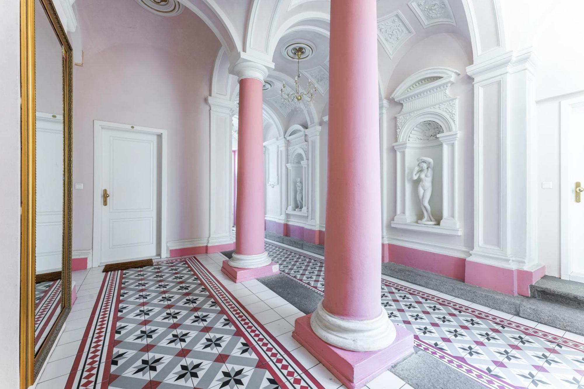Anytime Holiday- Muzeum Apartments Praga Esterno foto