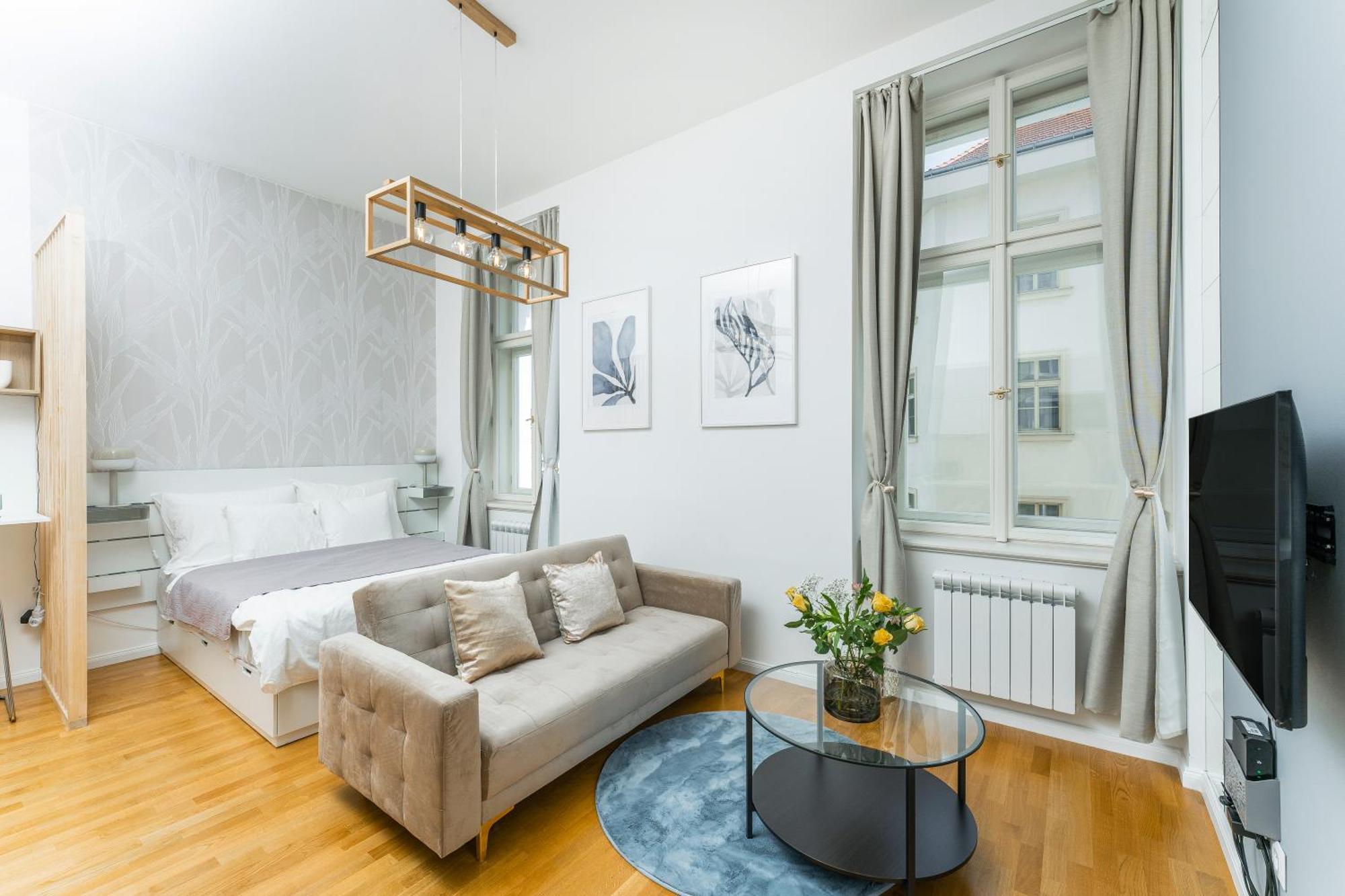 Anytime Holiday- Muzeum Apartments Praga Esterno foto